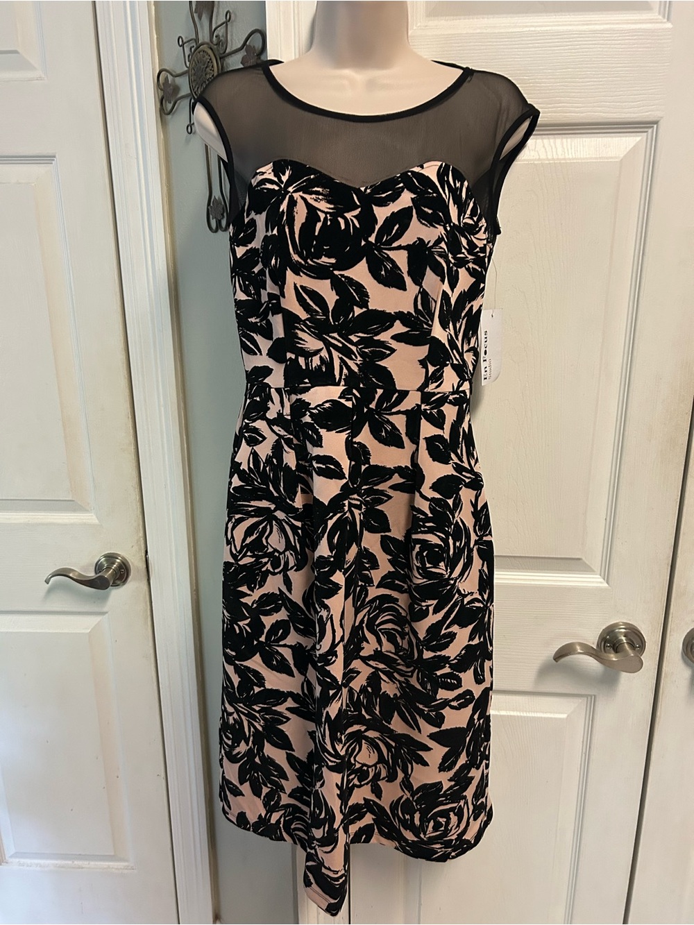 NWT Floral Sheath Dress Mesh Illusion Neckline Black Velvet Floral Print Dressy